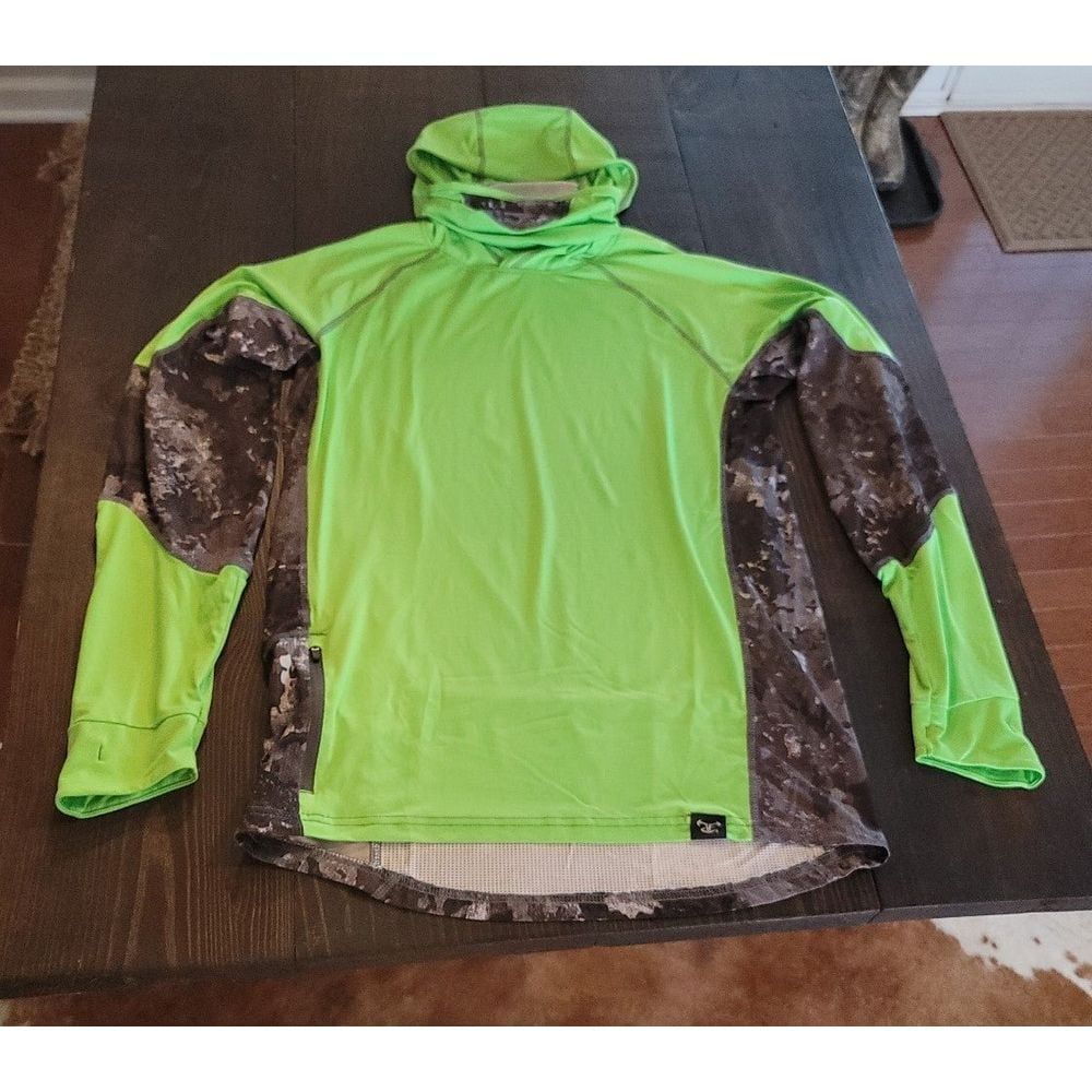 Lakota Fishing Shirt size Medium